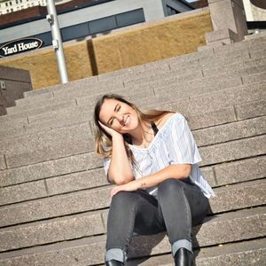 Meet your Posher, Isabelle